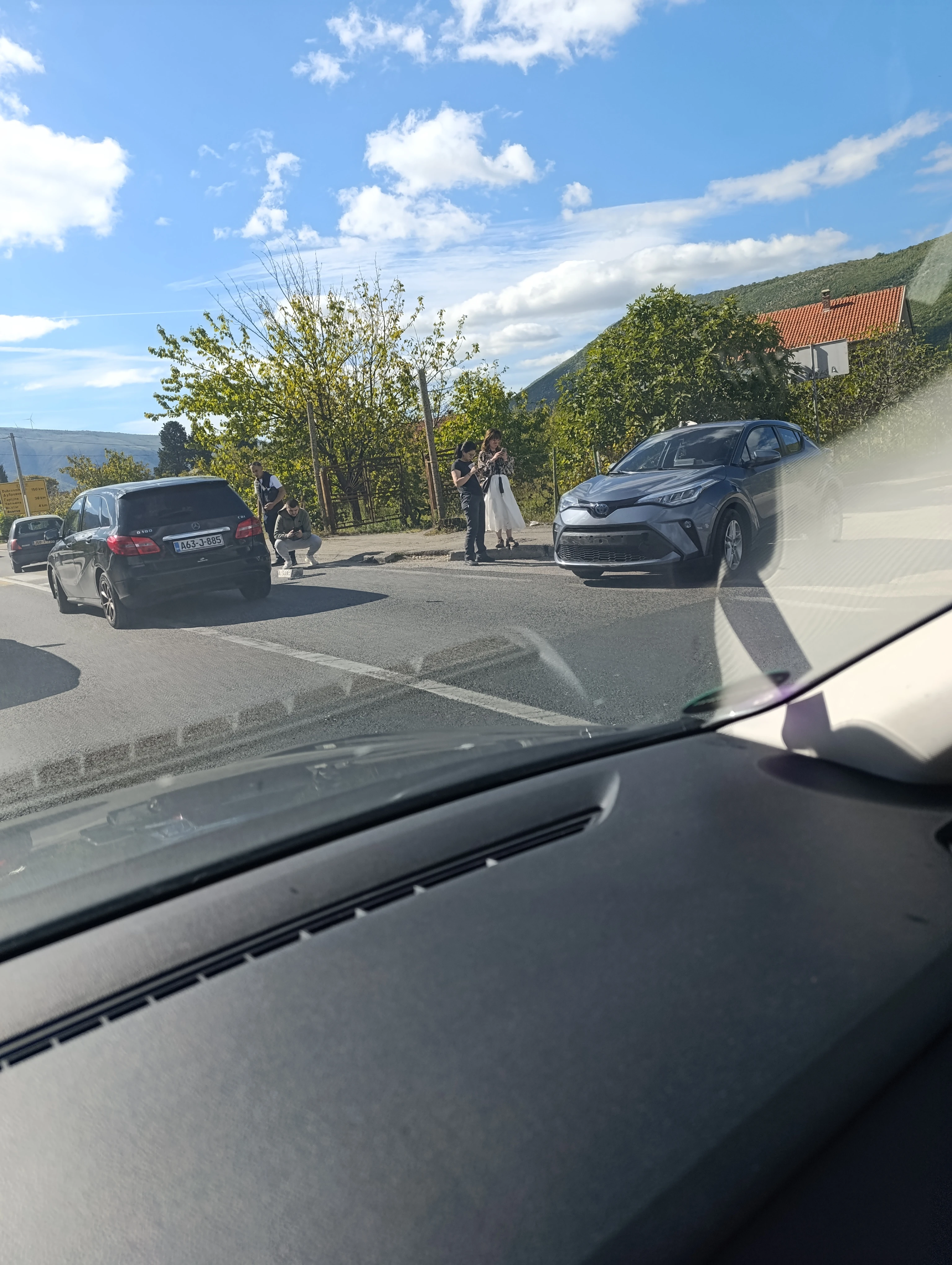 Nesreća kod Mostara: Gužve na M-17, sudarila se dva vozila