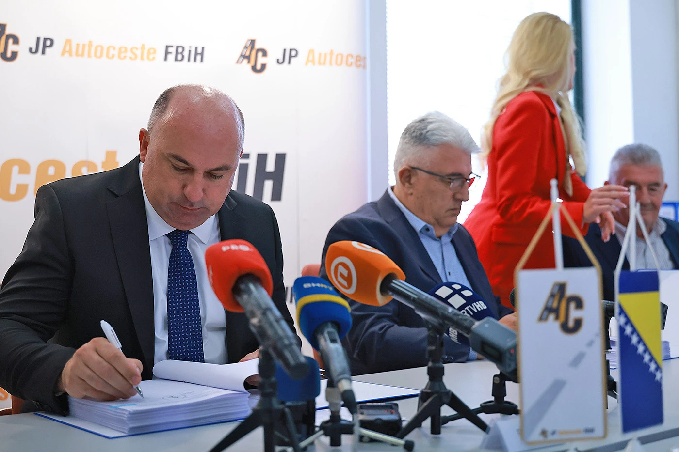 Hercegovina dobiva novu brzu cestu: Potpisan ugovor od 100 milijuna KM