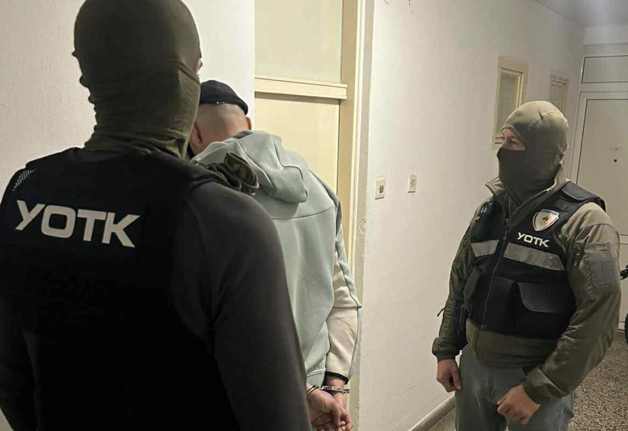 Uhićeno sedam osoba, pronađena droga