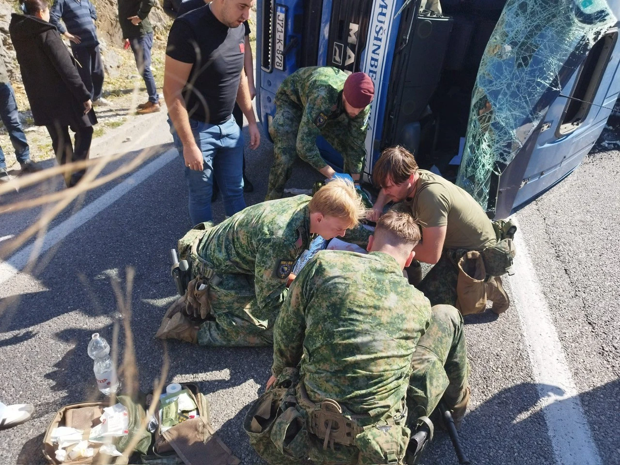 Vojnici EUFOR-a prvi priskočili u pomoć ozlijeđenom vozaču kamiona