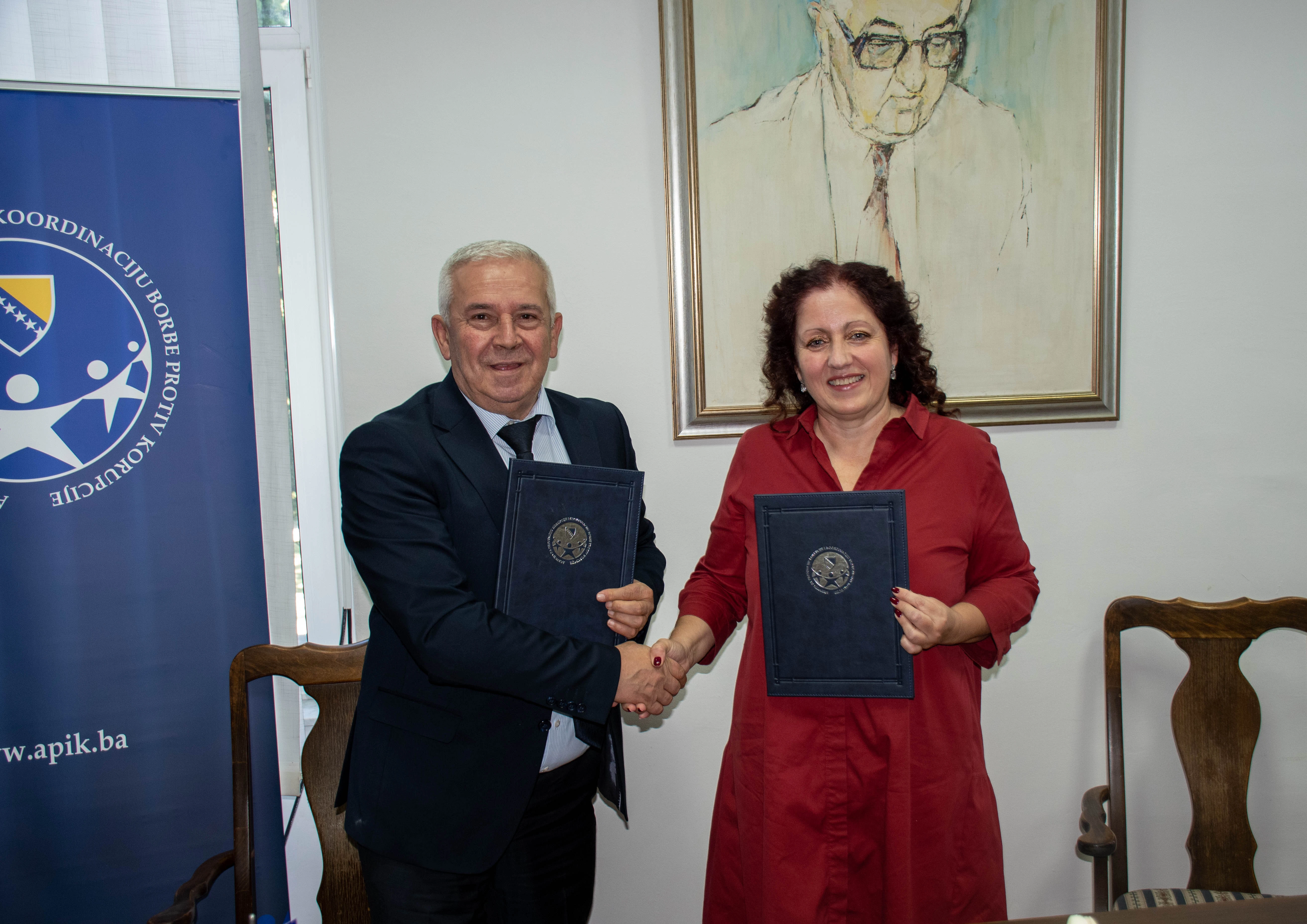 Potpisan je Memorandum o razumijevanju te o znanstvenoj, obrazovnoj i stručnoj suradnji između Univerziteta "Džemal Bijedić" u Mostaru i Agencije za prevenciju korupcije i koordinaciju borbe protiv korupcije