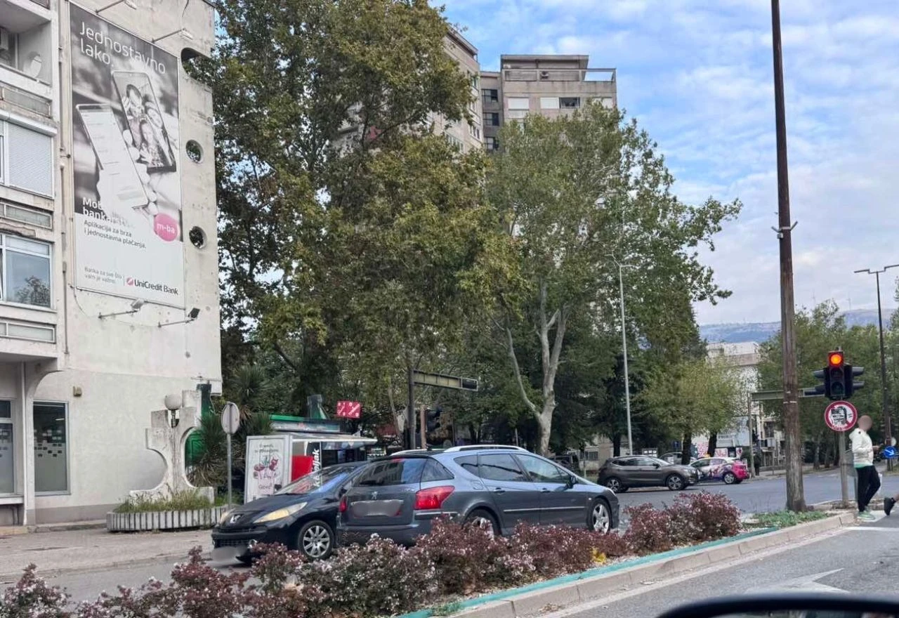 U Mostaru je svašta nešto naopako, pa i promet