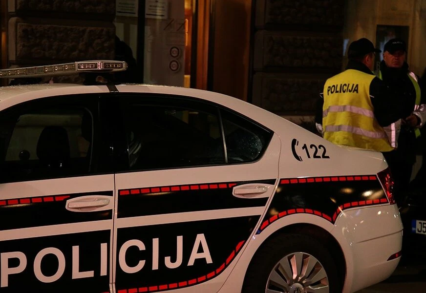 Troje teško ozlijeđenih i 12 uhićenih u sukobu navijačkih skupina kod Ilijaša