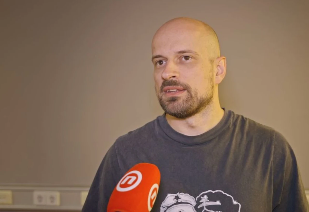 Prepucavanje Baby Lasagne i Vojka V: Pljušte prozivke