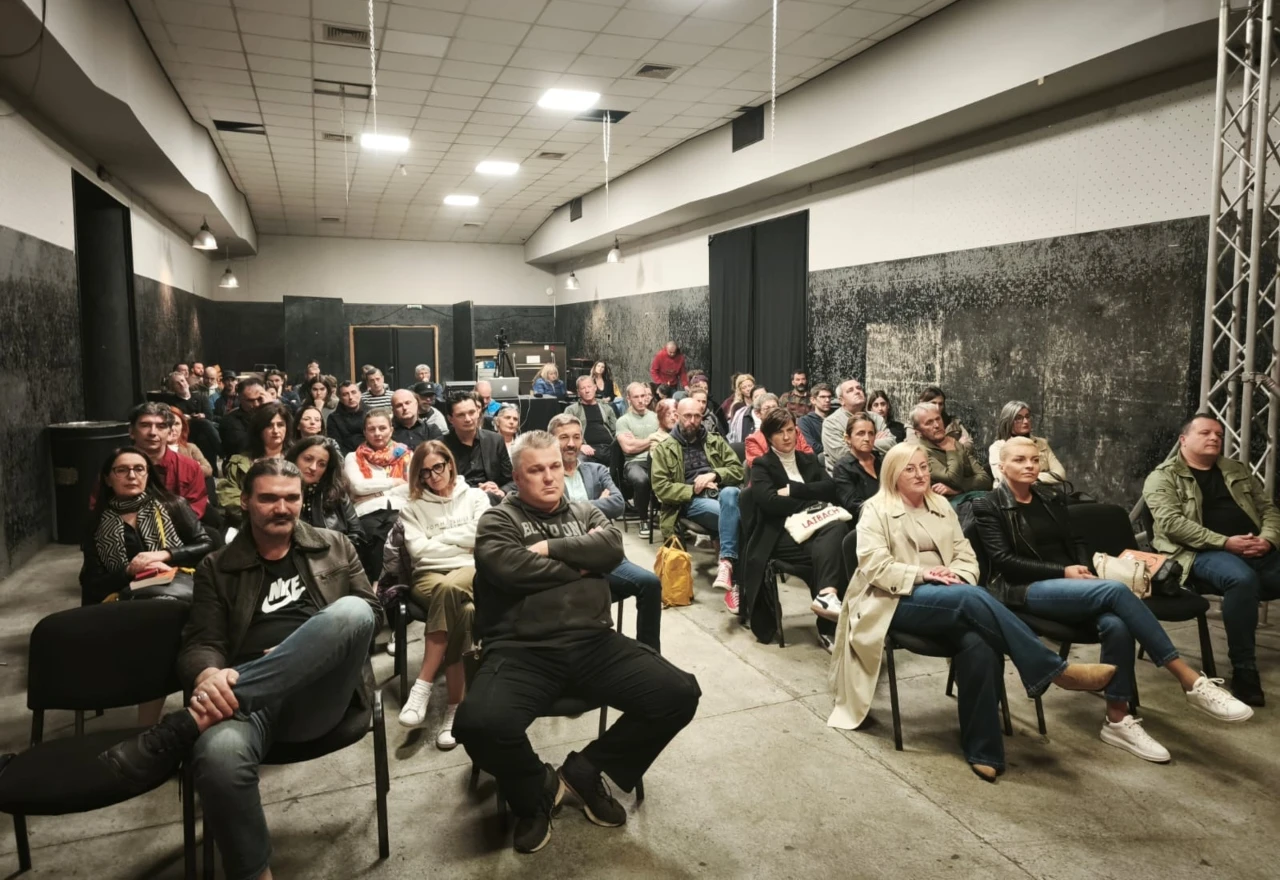 FOTO | U Mostaru promoviran roman Marka Tomaša: Knjiga nemira, raspadanja i pokušaja objedinjavanja bića