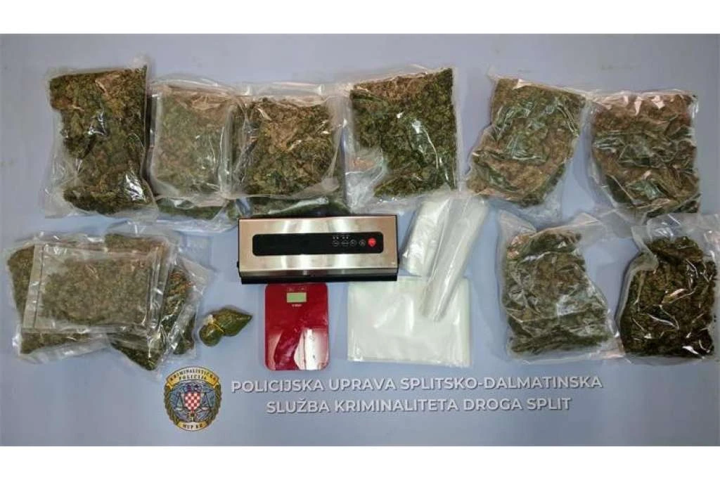 Kod muškarca iz BiH policija u stanu u Splitu pronašla oko 400 grama speeda