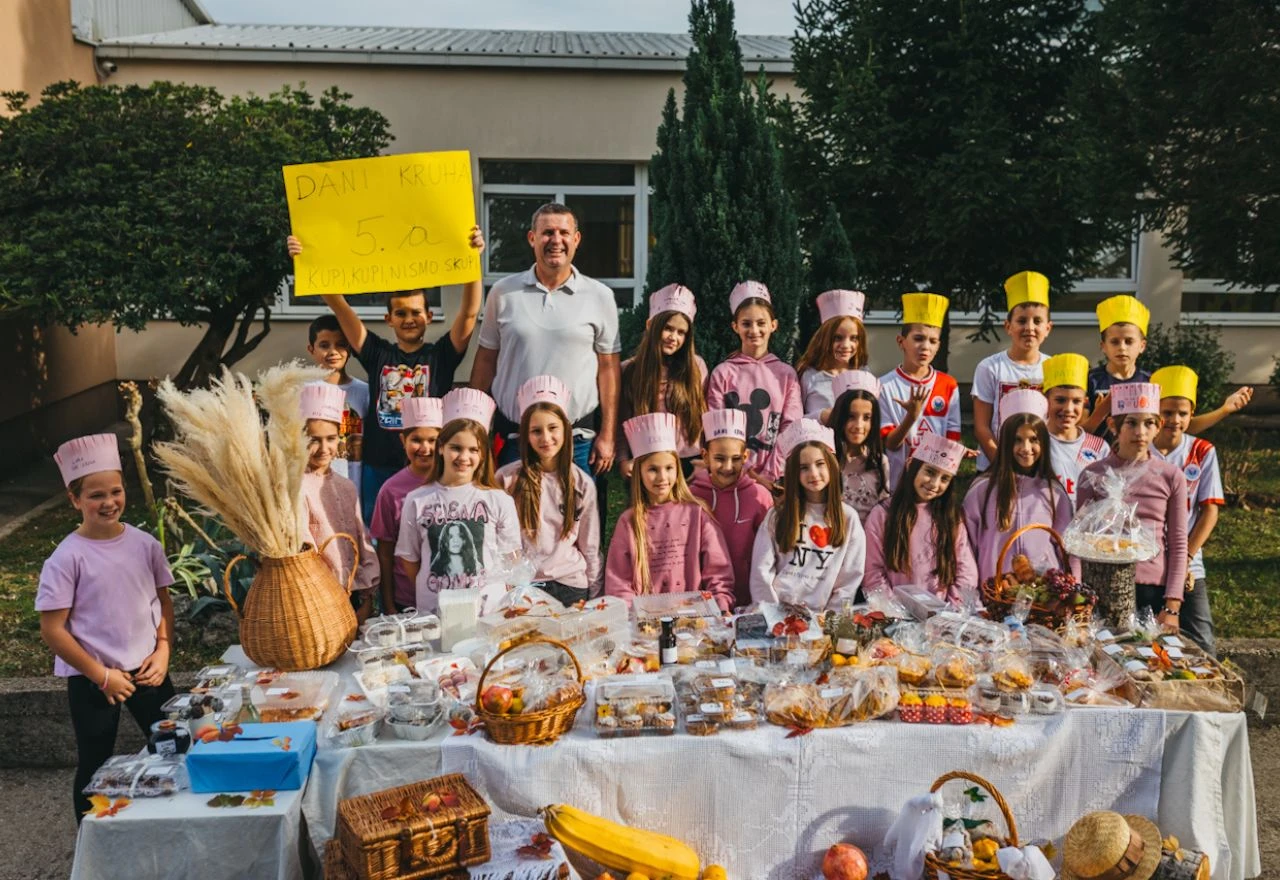 FOTO | Učenici u Ilićima obilježili Dane kruha