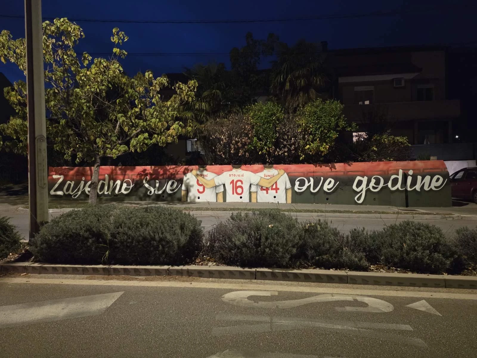 Navijači Zrinjskog muralom odali počast Kordiću, Stojkiću i Šunjiću