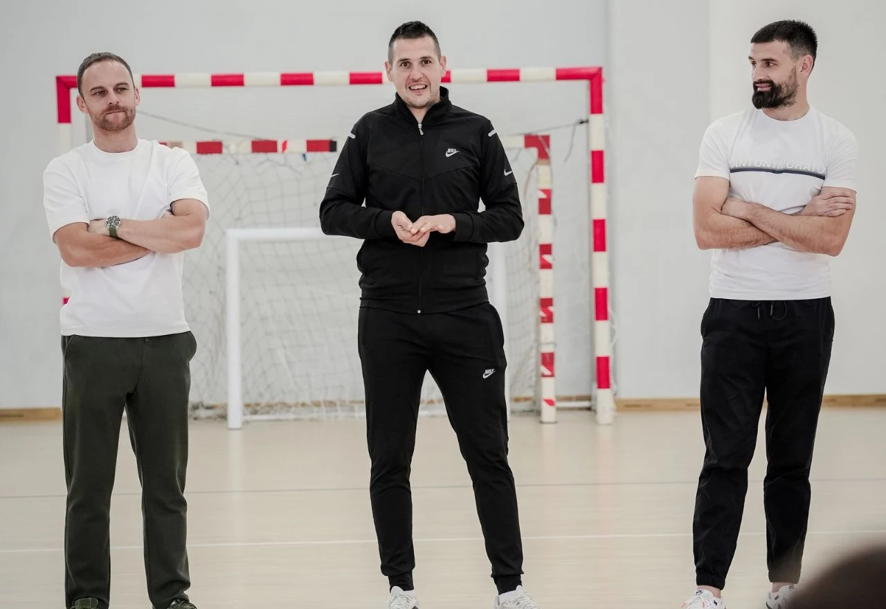 FOTO | Bilbija i Jakovljević posjetili mostarske osnovnoškolce