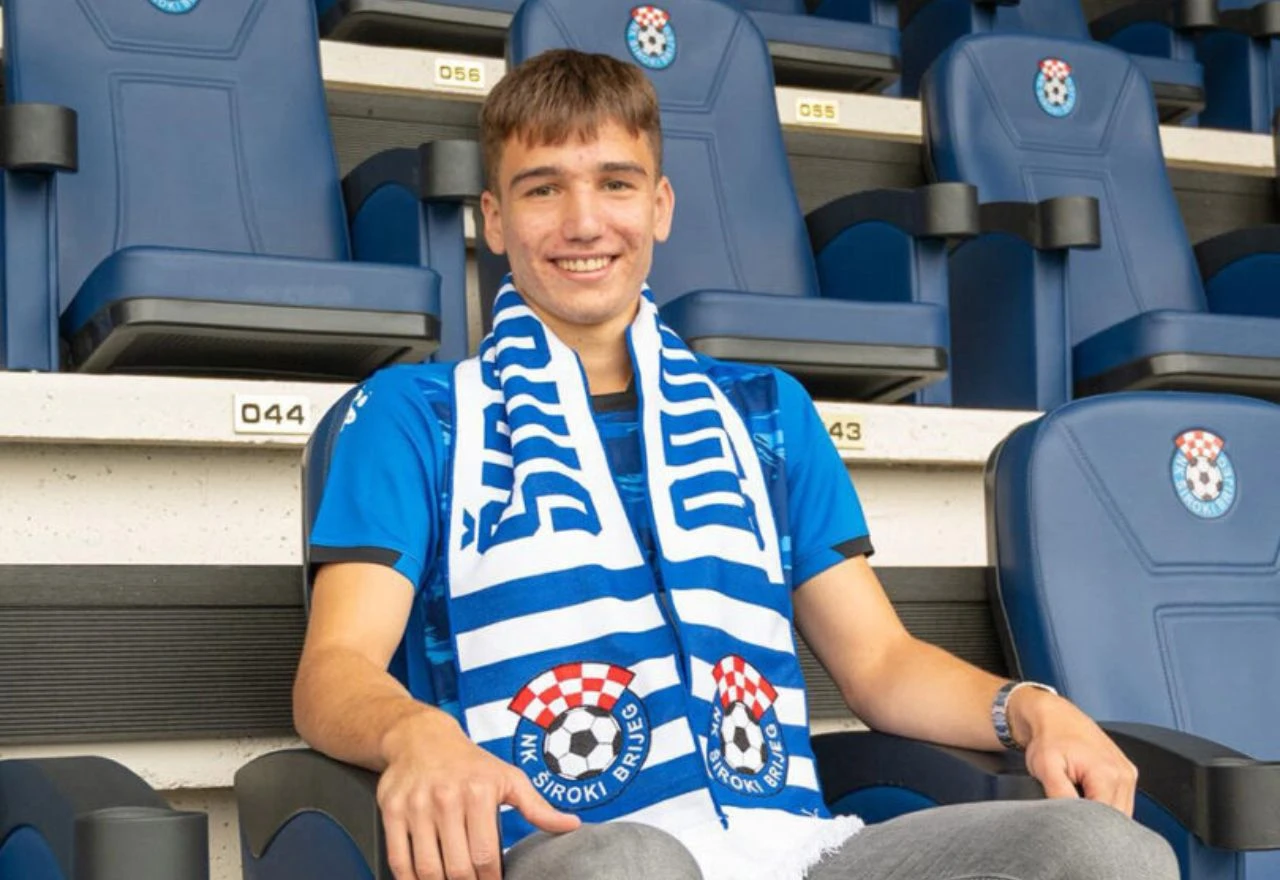 Matej Hrkać potpisao prvi profesionalni ugovor s NK Široki Brijeg