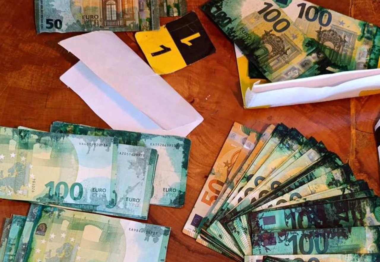 Trojac lišen slobode: Mijenjali "prljave" eure za marke
