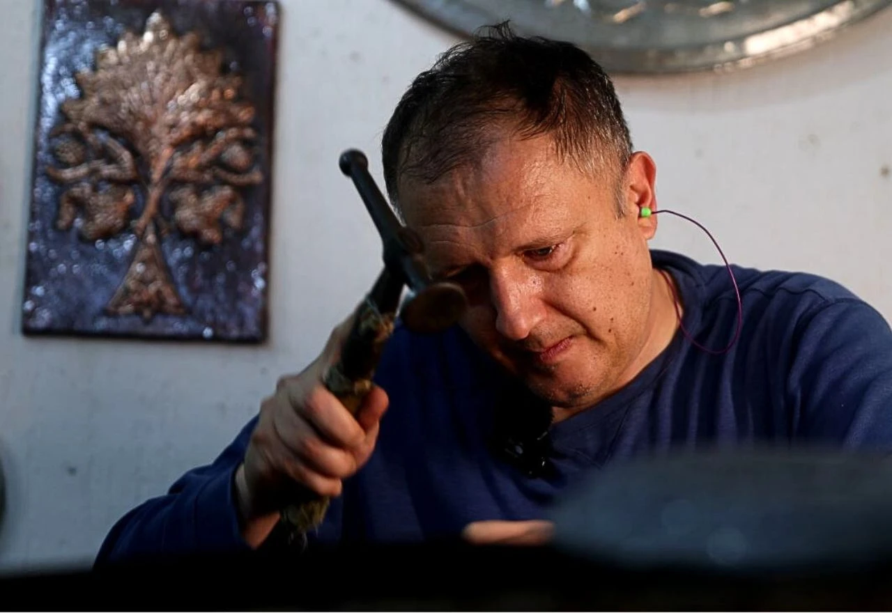 VIDEO | Mostarski kujundžija Saša čuva stoljetnu tradiciju koja izumire
