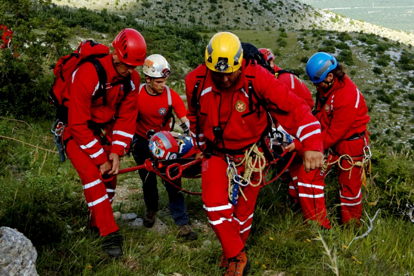 Troje Njemačkih planinara našlo se u bujici, spasio ih HGSS
