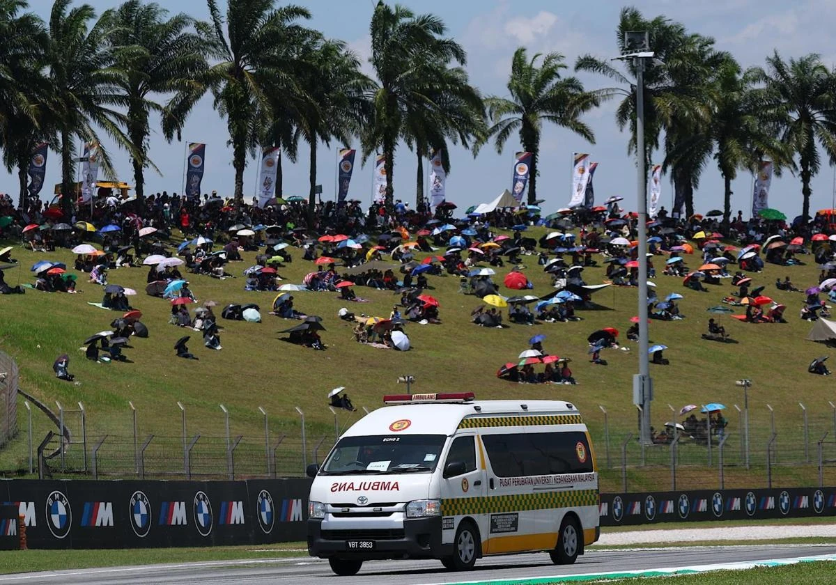 Užasan sudar prije početka Moto 3 utrke u Maleziji