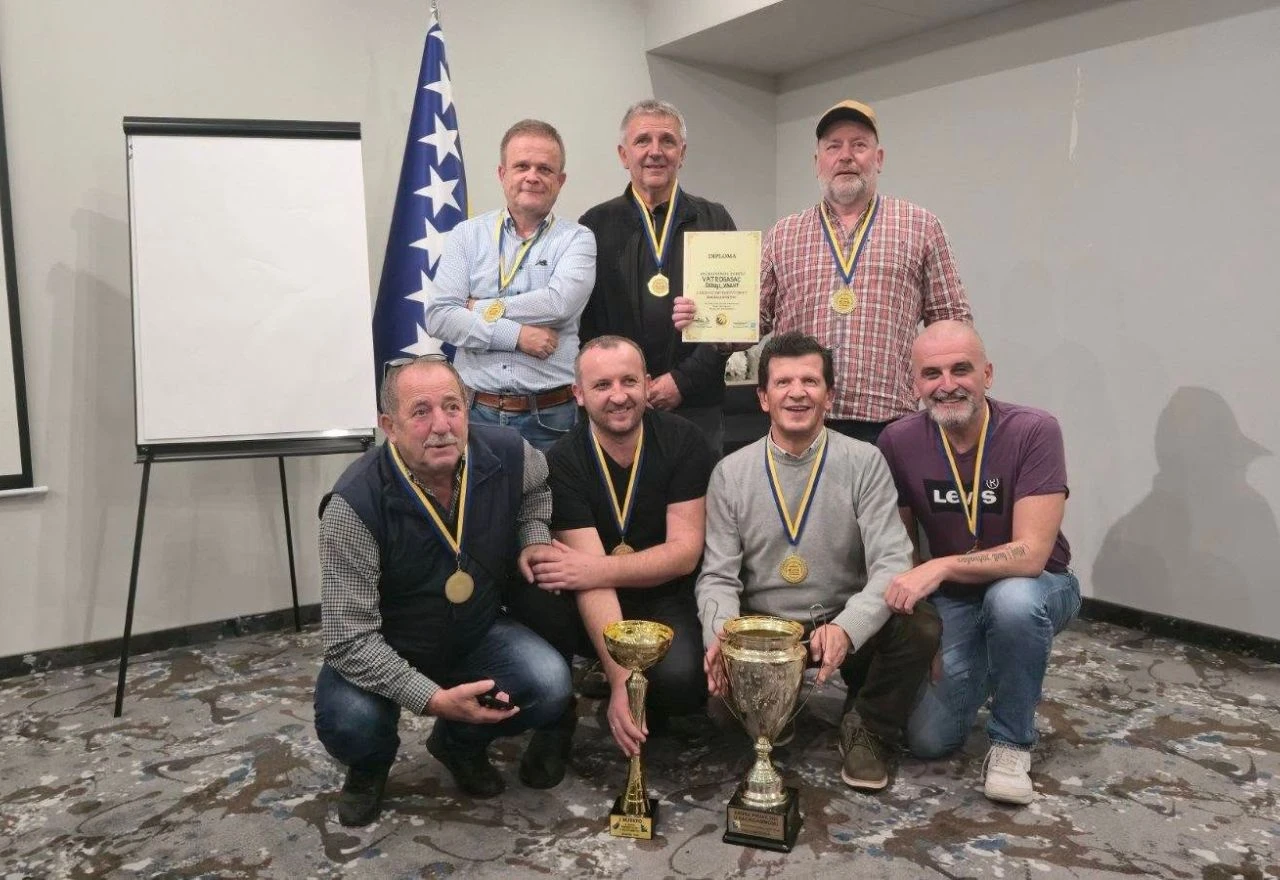 FOTO | Tavla turnir u Mostaru: TK Vatrogasac osvojio državno ekipno prvenstvo u backgammonu