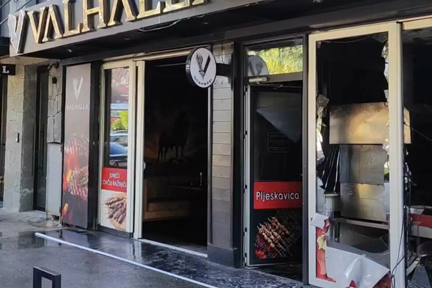 VIDEO | "Bukti rat" u Podgorici: Demoliran lokal i zapaljen automobil turskih državljana