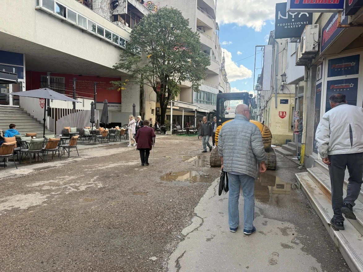 Tri milijuna maraka u blatu: Radovima u Fejićevoj nema kraja