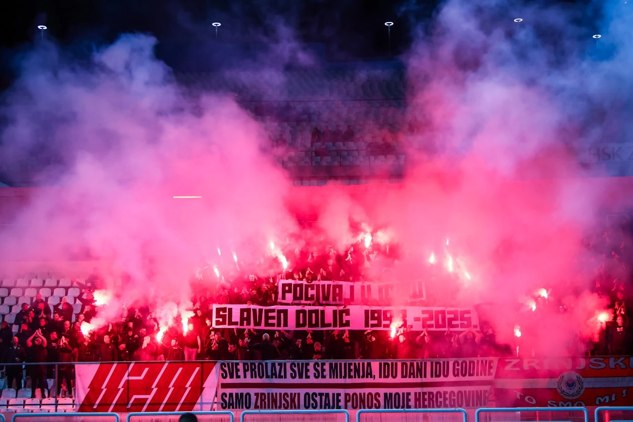FOTO | Nagrade Bilbiji i Saviću, Ultrasi odali počast preminulom članu
