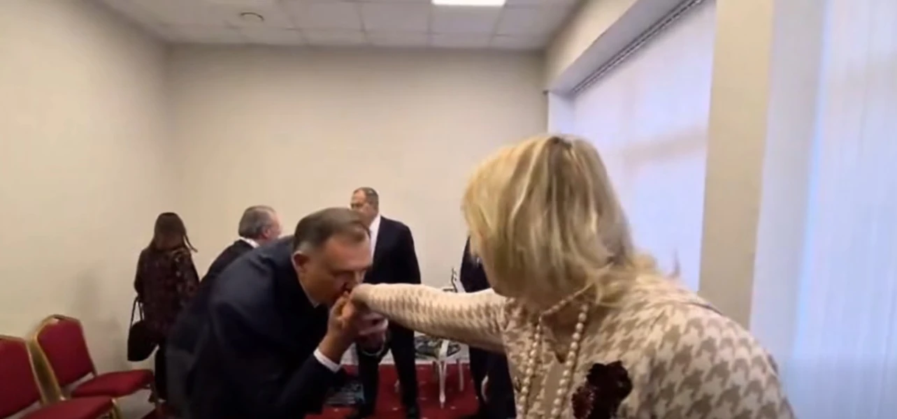 VIDEO | Dodik na sastanku s Lavrovom, poljubio ruku glasnogovornici