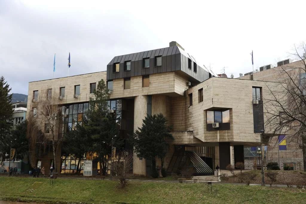 Parlament FBiH raspravlja o Koridoru 5C, strategiji protiv ovisnosti i borbi protiv nasilja u obitelji