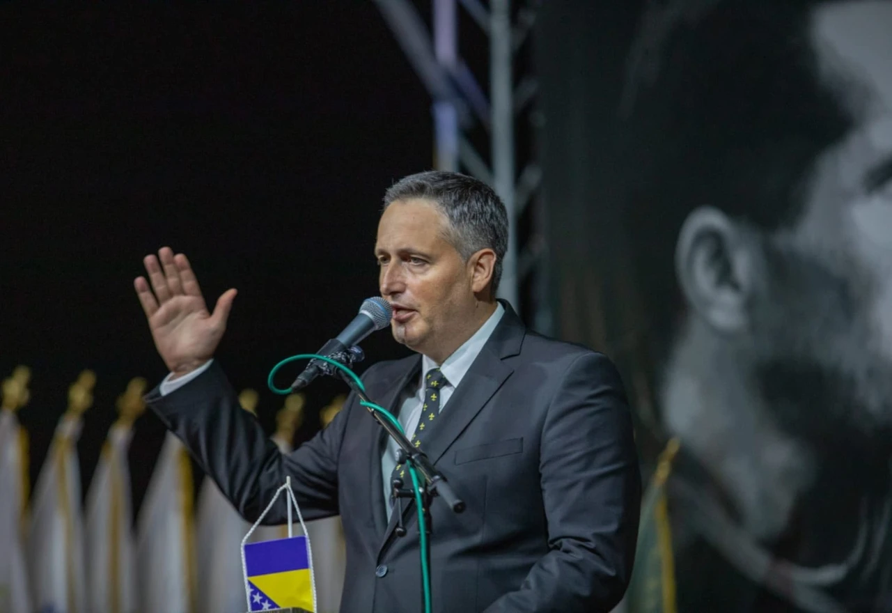 Bećirović se "brani": Cvijanović je odgovorna za imenovanje majora Pamuka
