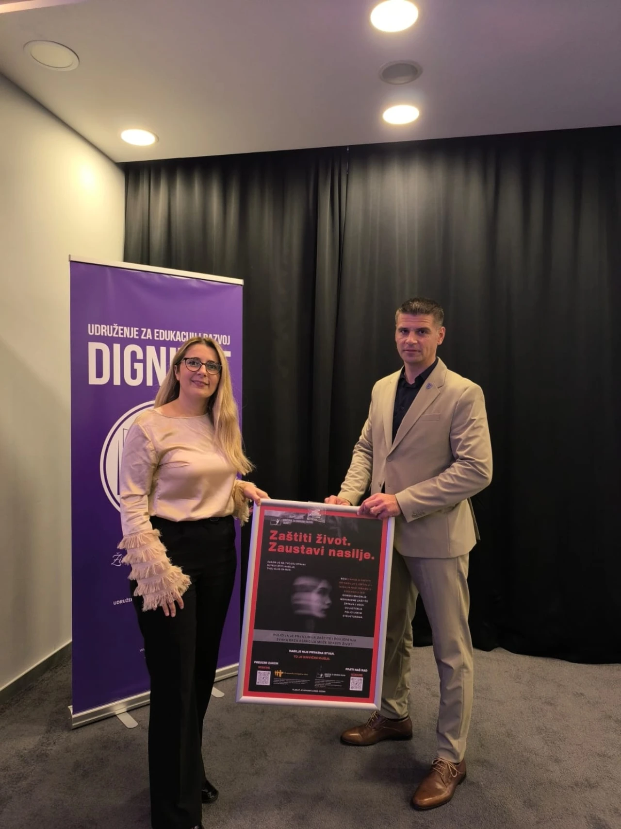 Kriminalistička inspektorica Mia Šćuk i ministar Marić
