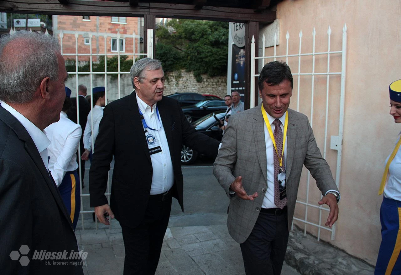 Islamska zajednica brani (odluke) Safeta Orućevića