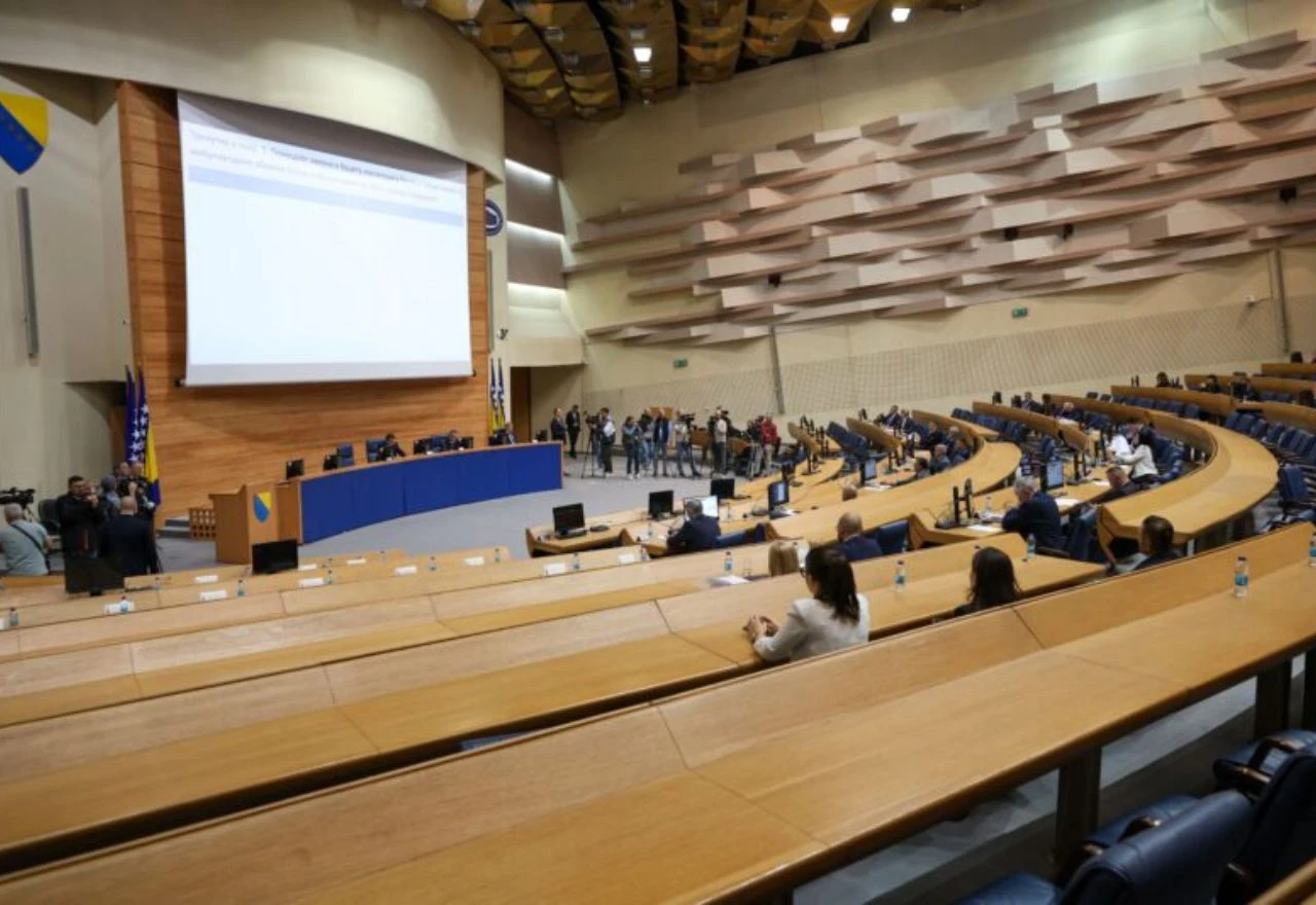 BiH i dalje bez proračuna: Nema ni jednokratne pomoći za državne zaposlenike