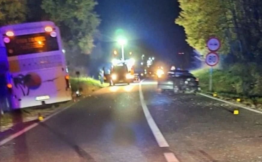Otac i sin poginuli u sudaru s autobusom kod Prijedora