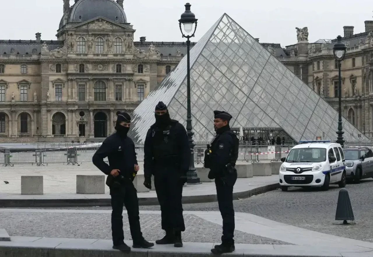 Hercegovac opljačkao Louvre? Pomagači su Balkanci