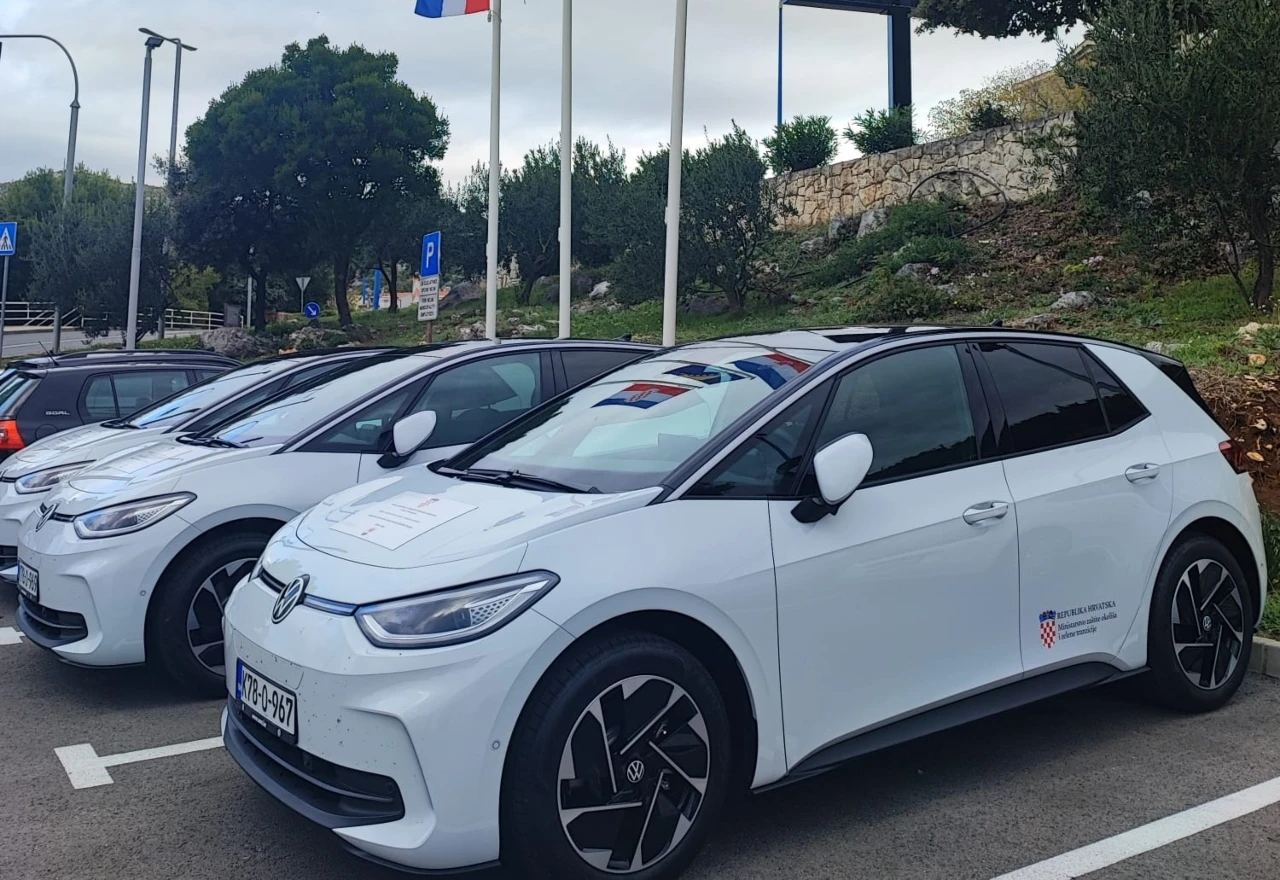 Općina Neum bogatija za tri električna vozila