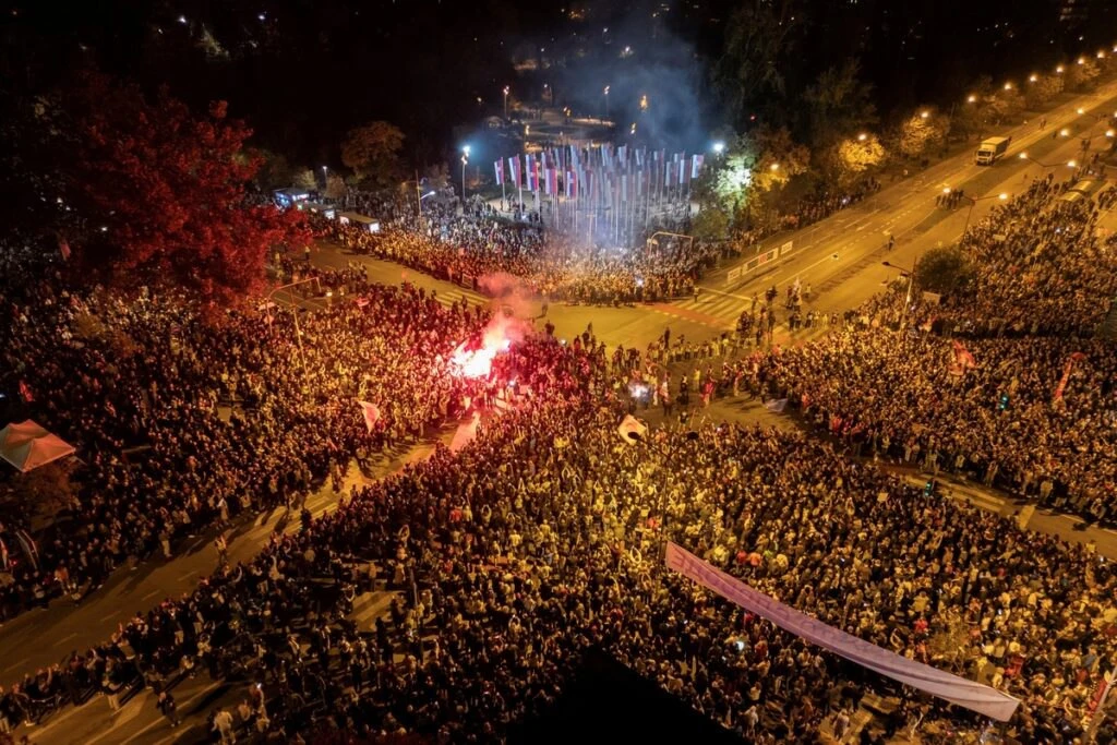 Dan žalosti u Republici Srpskoj; Srbija pokušava spriječiti dolaske u Novi Sad
