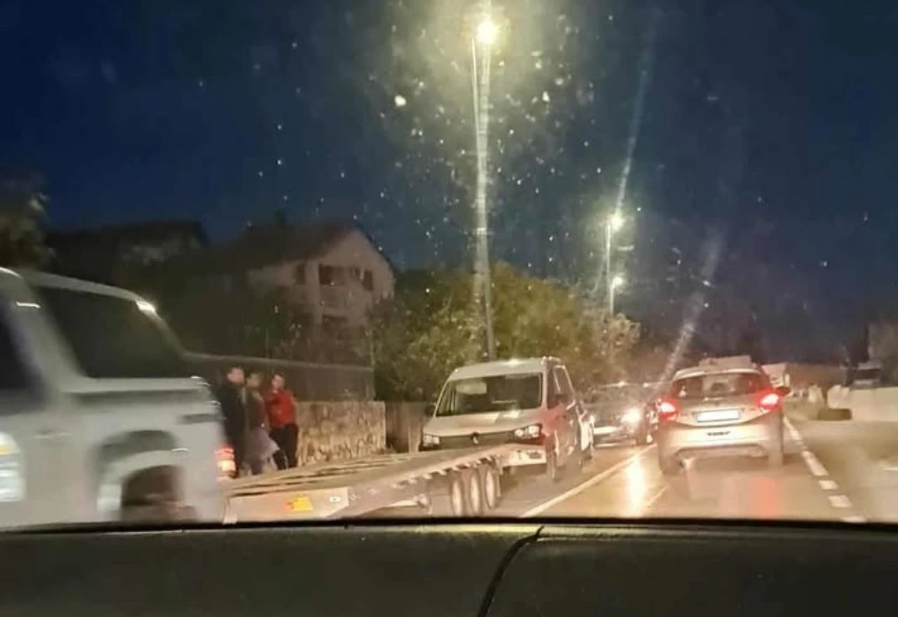 Ljubuški: Sudar tri vozila, među njima i šlep služba