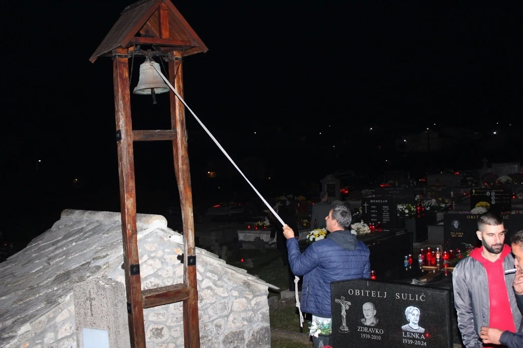 VIDEO: Čapljinci već 150 godina čuvaju običaj cijelonoćnog zvonjenja