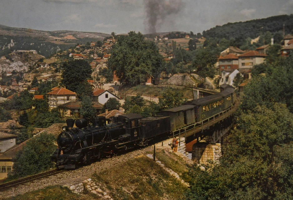 5. studenoga 1966. završila je era uskoračne pruge Sarajevo-Ploče