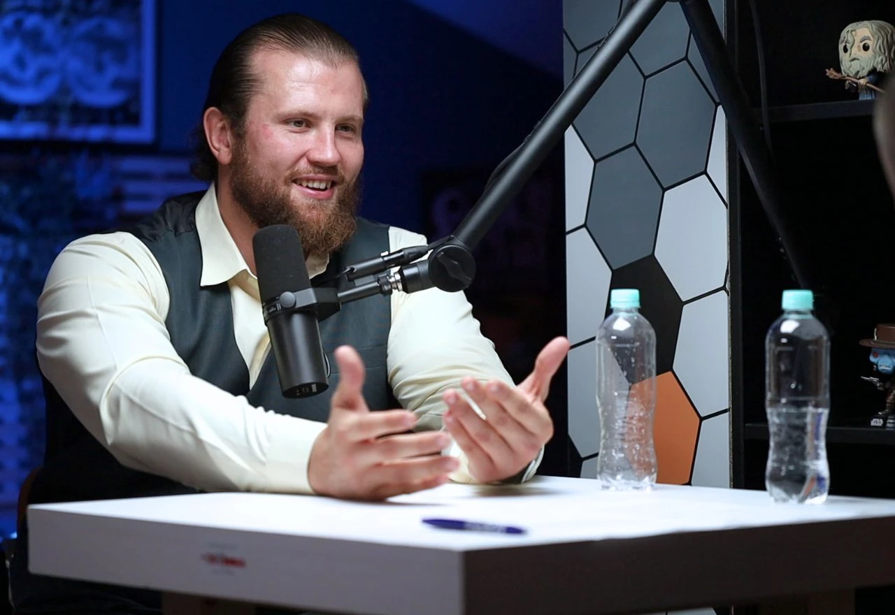 "Dragon of Bosnia" u Cancastu: Glasovne poruke Chimaeva, sparing s Topurijom i treninzi s Cro Copom