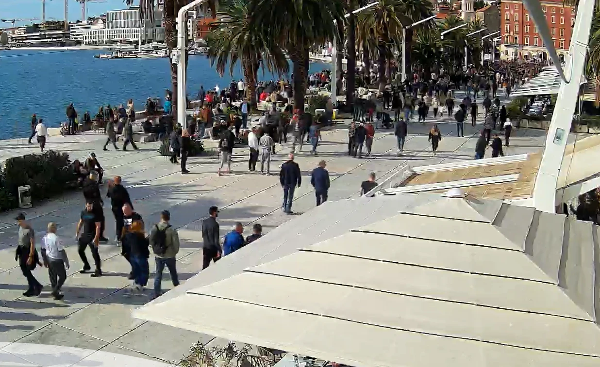 VIDEO | Split prepun policije: Započeo Torcidin prosvjed