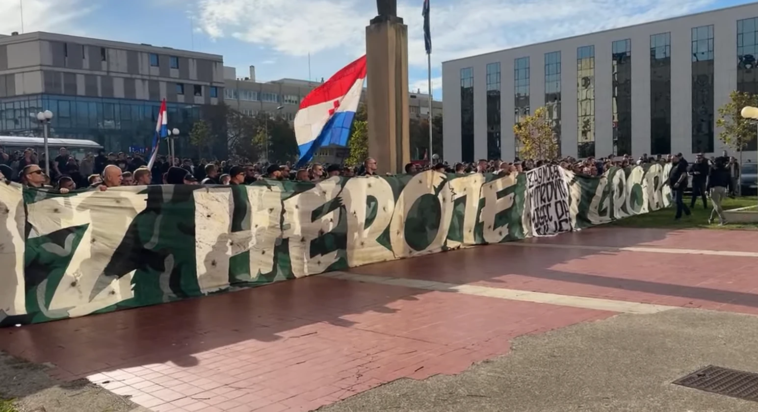Torcida završila prosvjed pjesmom ispred Županijskog suda