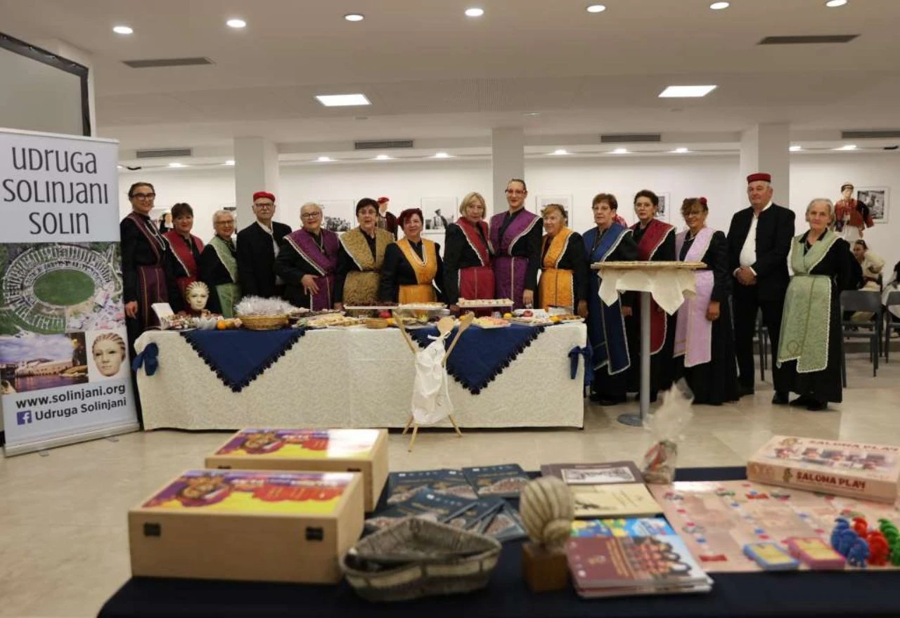 FOTO | U Mostaru održan Dan Solina: Predstavljena dalmatinska kultura i knjiga