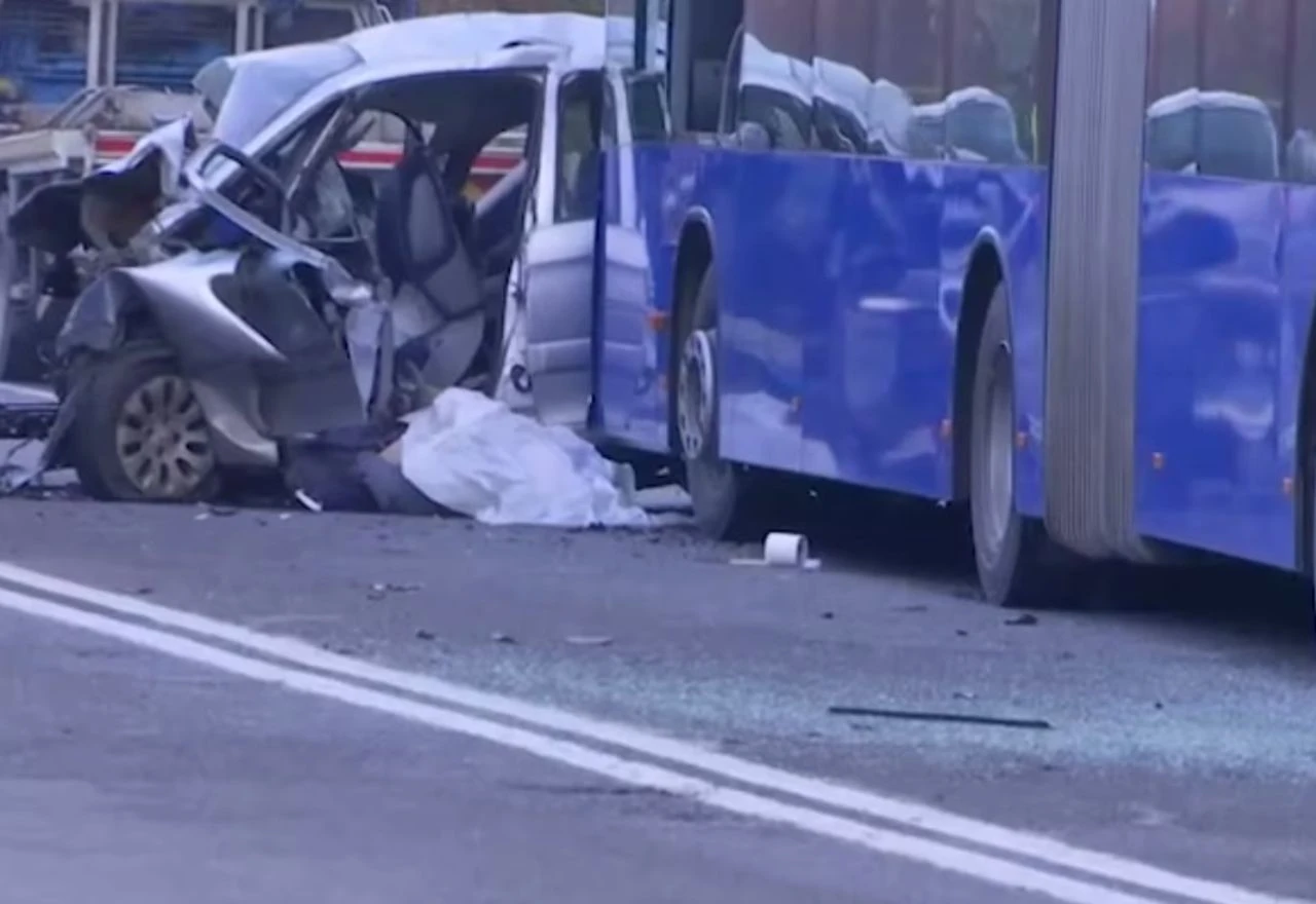 Poginuo vozač automobila u sudaru s autobusom u Srbiji
