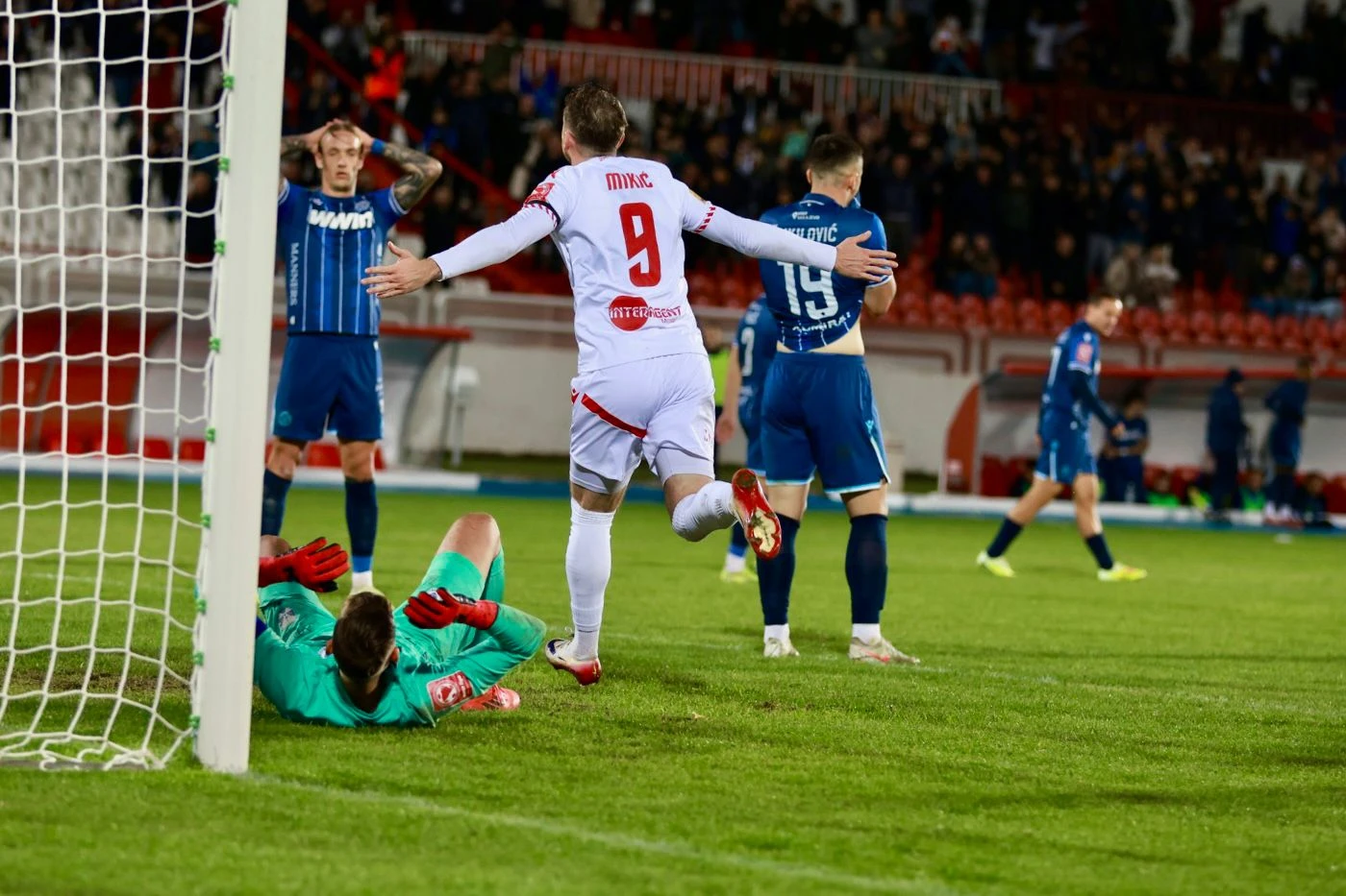 KRAJ | Zrinjski slavio protiv Željezničara i preuzeo prvo mjesto!