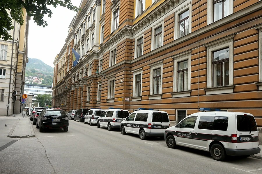 Sarajevski policajac osumnjičen za zlostavljanje maloljetnice pušten na slobodu