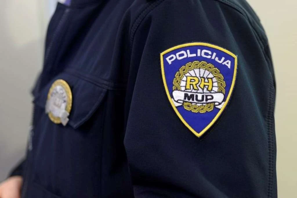 Policajac nadrogiran pucao iz službenog pištolja i prijetio kolegi