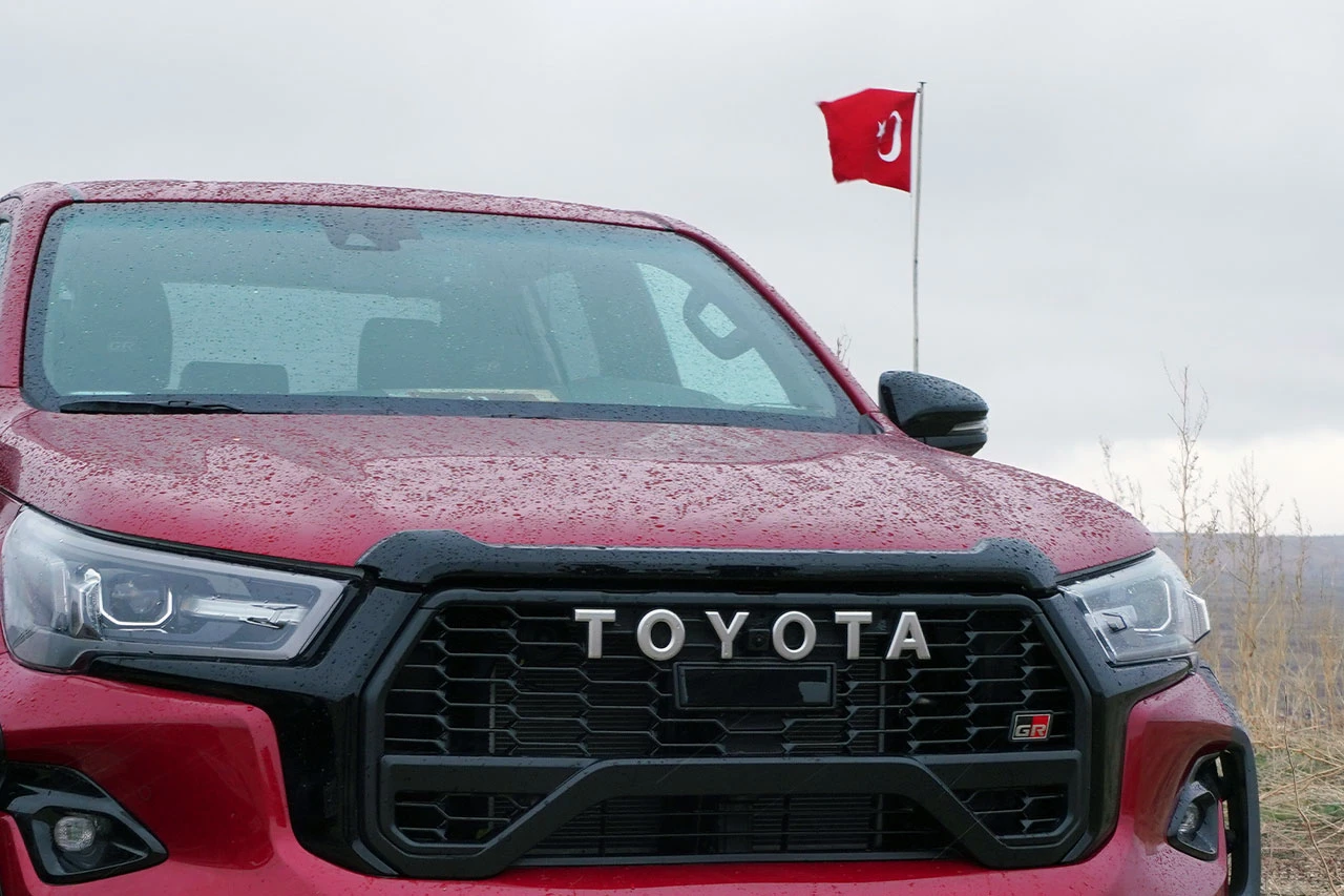 Toyota Hilux u novom ruhu: Dizajn, tehnologija i vodik u planu