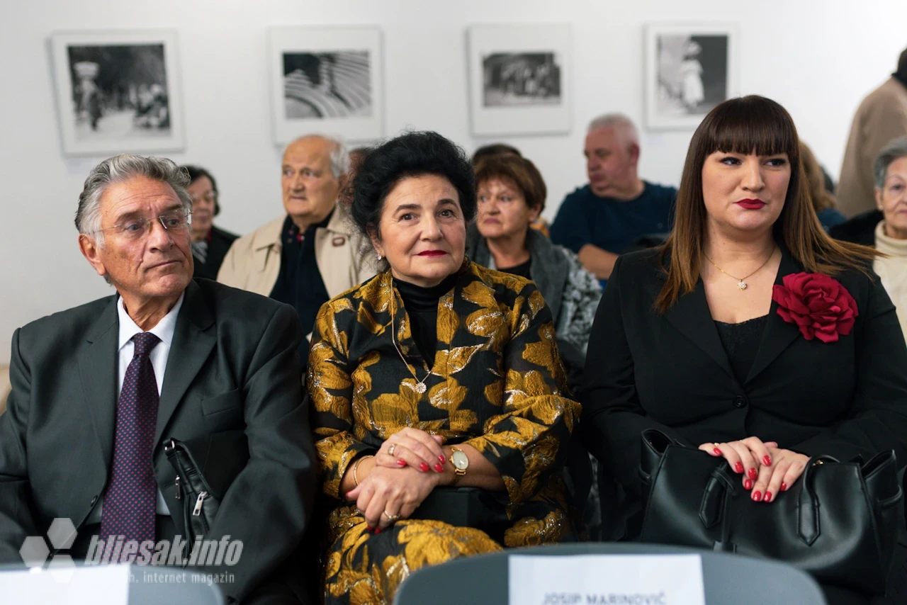 Promocija monografije "70 godina Simfonijskog orkestra Mostar", autora Antona Šarca i Josipa Marinovića, održana je ove srijede u Mostaru