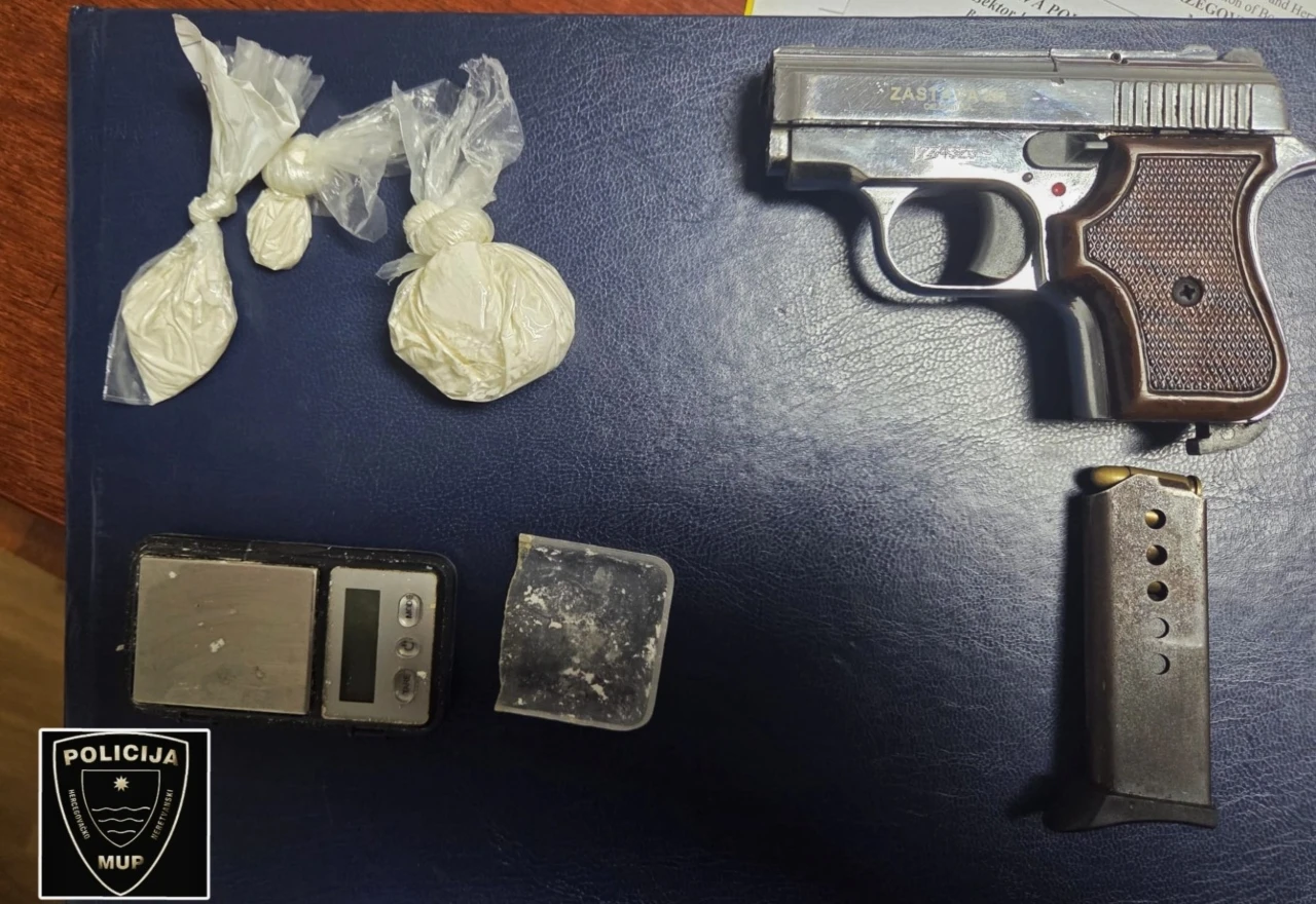 Mostar: 28-godišnjak predao drogu, pronađen i pištolj