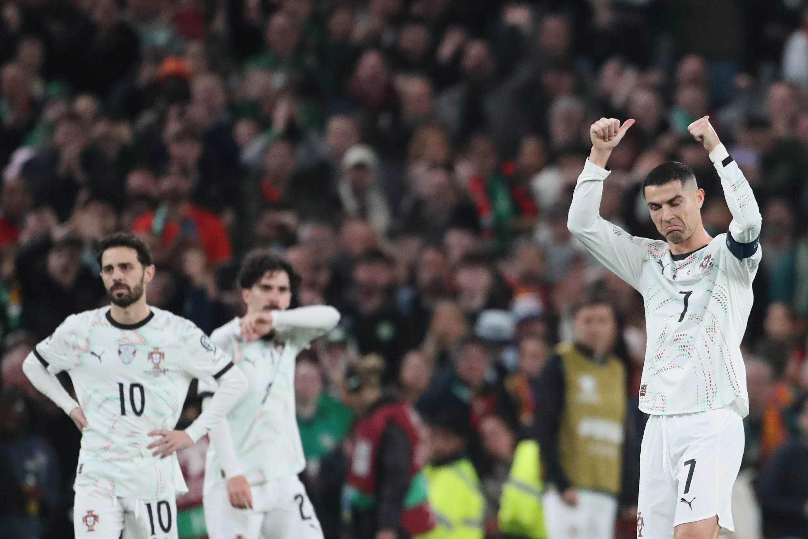 Portugalci nervozni, Berardo Silva u sukobu s navijačima, Martinez branio Ronalda