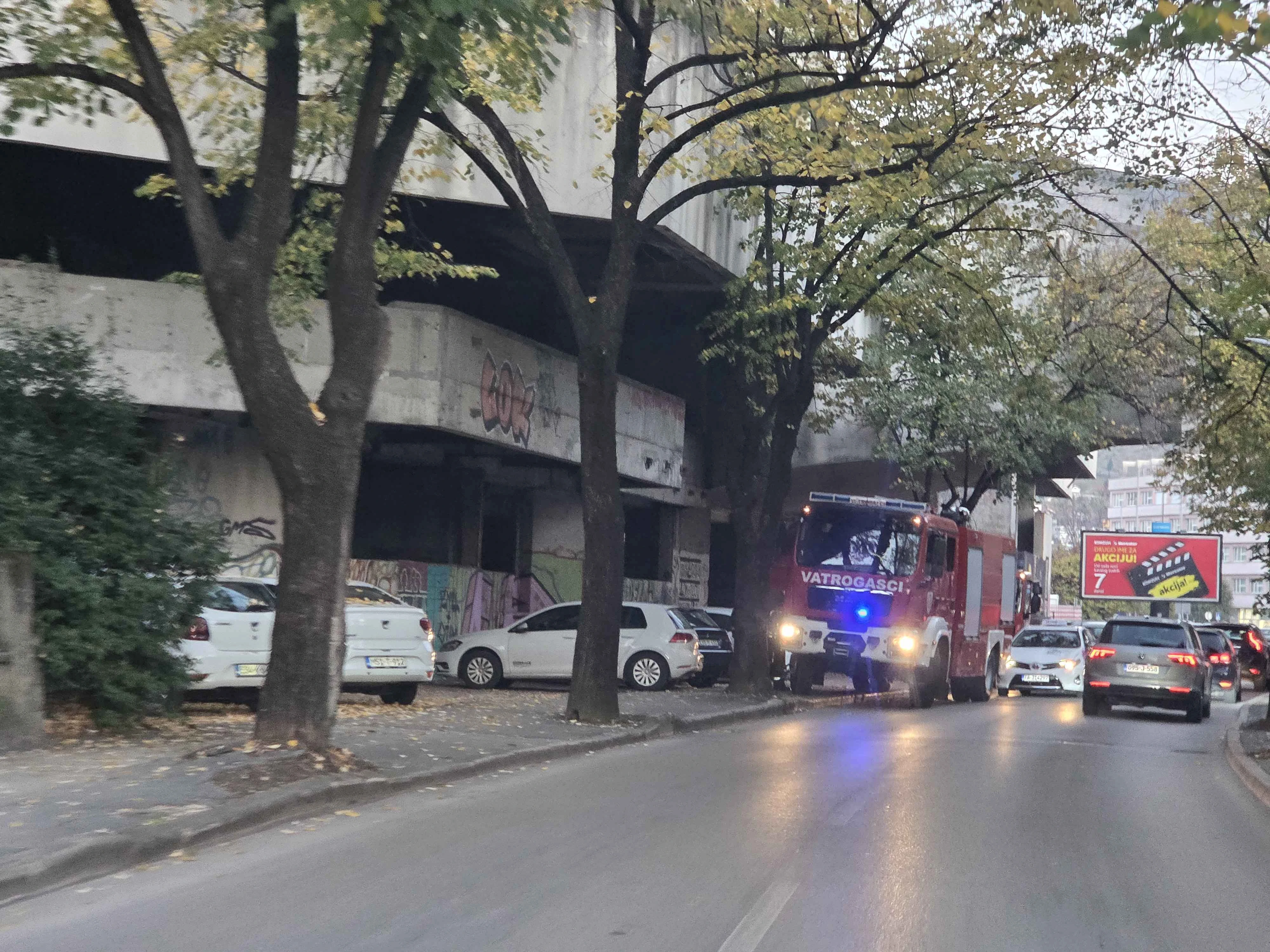 Ugašen požar u Staklenoj banci: Poznati detalji