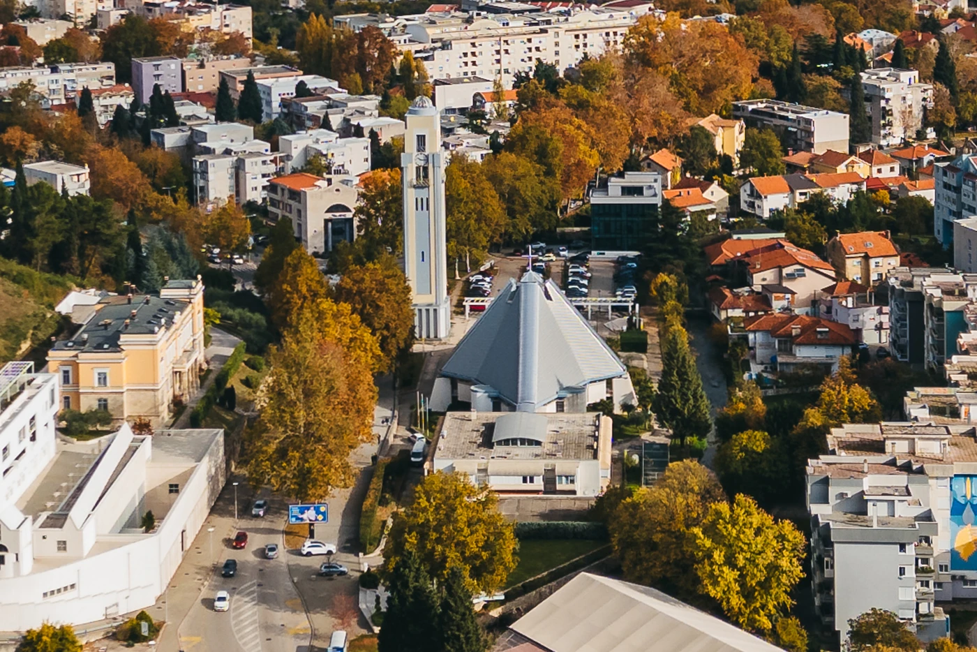 Sutra će biskup Palić zarediti tri hercegovačka đakona
