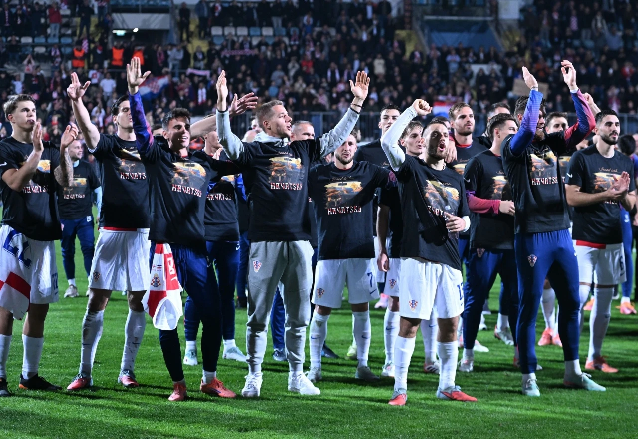 U kakvim su to majicama Vatreni slavili odlazak na SP?